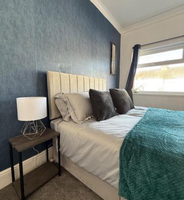 Cleethorpes Apartment | Cleethorpes Contractor stays - long term discounts