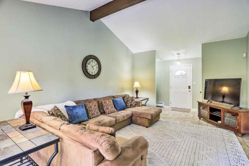 Parma House | Cleveland Area Home with Yard about 12 Mi to Dtwn!