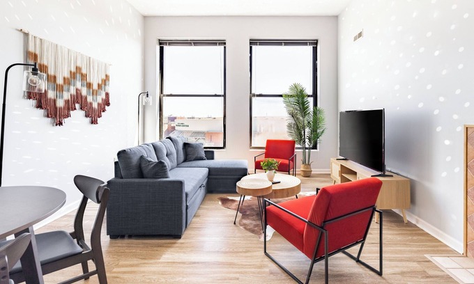 Downtown Cleveland Apartment | Cleveland Loft-Wolstein/Progressive/Playhouse/CSU.