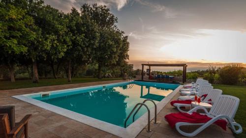 Alghero Villa | ClickSardegna Villa Emanuel ad Alghero con Vista mare spettacolare, piscina indipendente per 8 persone