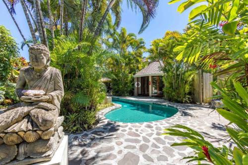 Haiku Villa | Cliff House with Ocean Views in Haiku, Maui jungle