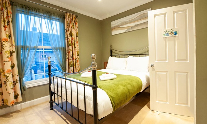 York House | Clifford House - 4 Bed Home Within The City Walls