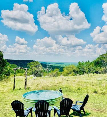 Glen Rose House | Cliffside Cabin @ High Hope Ranch Cowboy POOL!