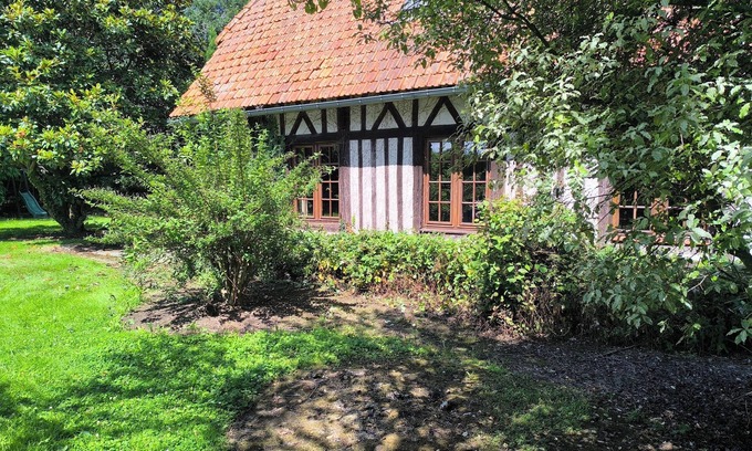 Lammerville Cottage | Clos Cristina. 2-bedroom self-catering cottage, with a studio on the second floor.