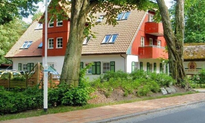 Ostseebad Prerow Apartment | Close to beach apartment with Darßer forest view, Wi-Fi free, bright, comfortable, 5 min to the beach