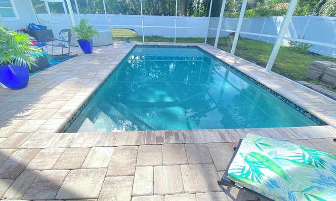 South Venice House | Close to beach hot tub heated pool fenced yard carport pets near Englewood