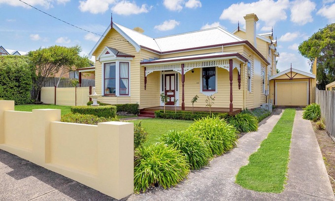 Warrnambool House | Close to beach, restaurants and town center.