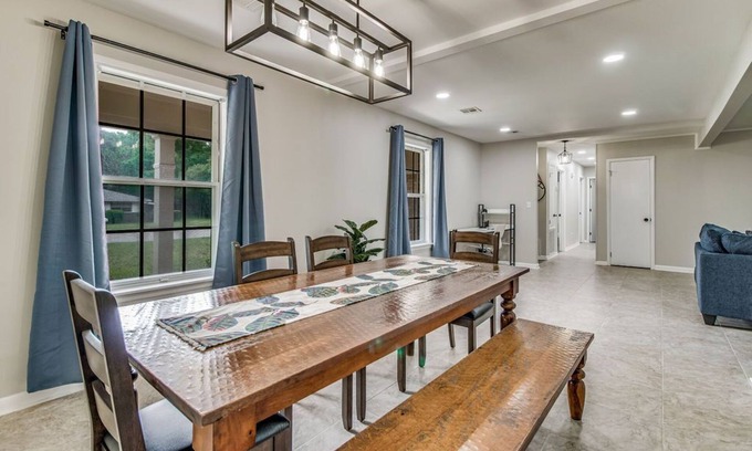 Southeast Pensacola House | Close to It All! Near Beach + Airport + Mall + Hospital + Downtown Pensacola