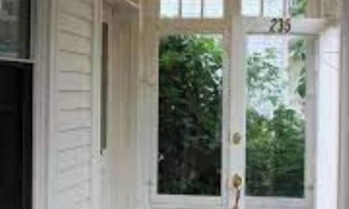 Getty Square House | Close to metro north Yonkers station
