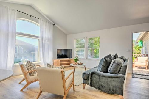 Grants Pass Apartment | Close to Parks and Brews Sunny Grants Pass Apt!