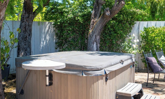 San Rafael House | Close to Sonoma Wine country, pool, hottub, cold plunge,3bed, 2bed