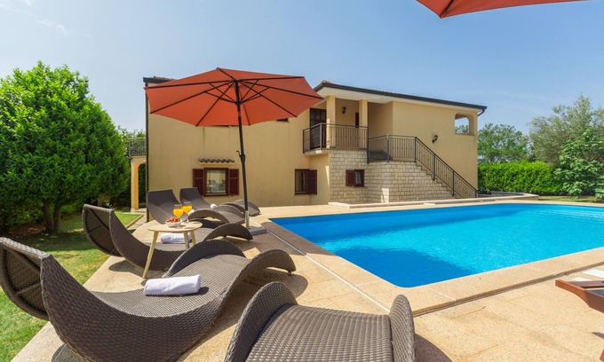 Cervar Apartment | Close to the beach, with pool, air conditioned, quiet location