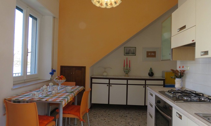Ameglia Apartment | Close to the Cinque Terre with mooring for 2 + 1 beds