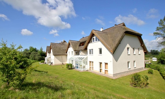 Lobbe Apartment | Close to the beach with balcony, use of swimming pool and sauna - Strandhaus Mönchgut FeWo16