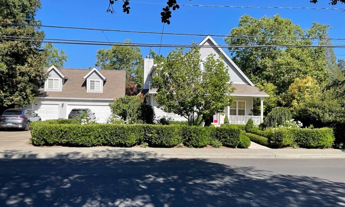 St. Helena House | Close to town, 2-car garage, landscaped rear patio with spa, outdoor kitchen.