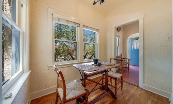 Sam Hughes House | Close to U of A/Patio/1 BR 1 BA/Sam Hughes