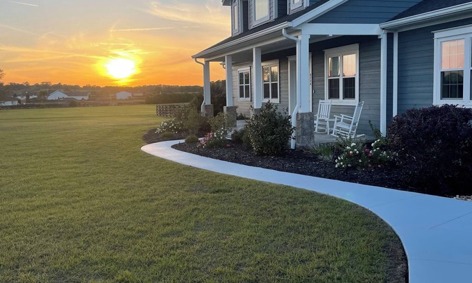 Fellowship House | Close to WEC/Hits Home with Pool & Barn