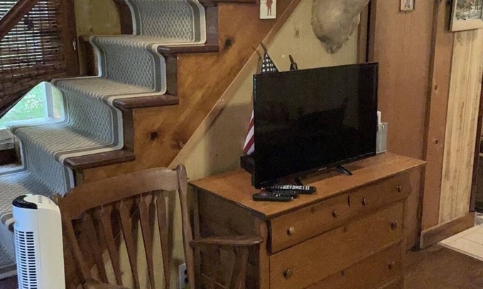 Greentown Cabin | CLOSED FOR THE SEASON! SEE YOU IN 2026!