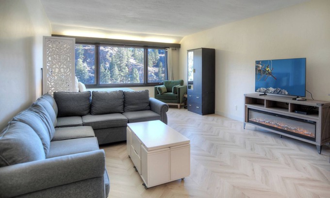 Purgatory Cabin | Cloud Nine (#343) | 10 min to Ski - Golf - Pool/HotTub - Mtn Views - AC