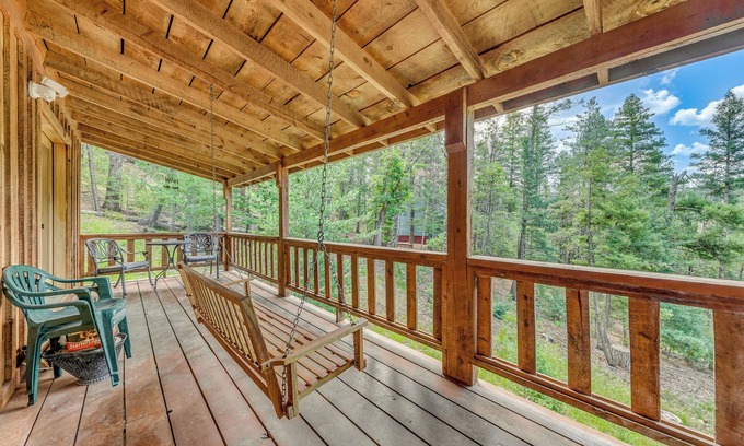 Cloudcroft Cabin | Cloudcroft Mountain Retreat ~ 5 Mi to Skiing!