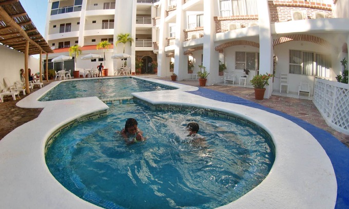 Centro Hotel | Club Nautico El Dorado