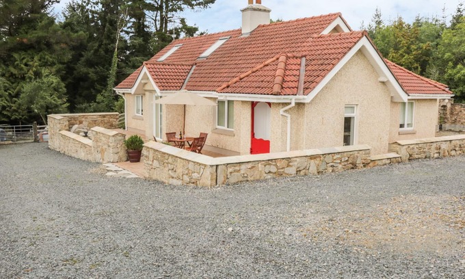 Cloone Cottage | CNOC SUAN, pet friendly, with open fire in Aughavas, County Leitrim