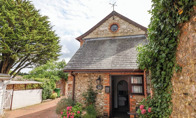 Colyton Cottage | COACH COTTAGE, family friendly, character holiday cottage in Colyton