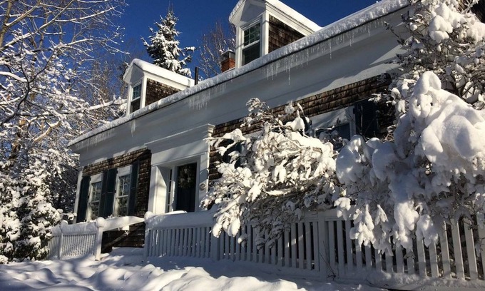 Salsbury Cove Bed & Breakfast | Coach Stop Inn