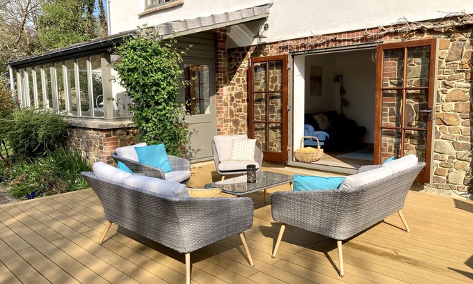 Weare Giffard Cottage | Coast & country luxury cottage in pretty village, w/local pub. Beach 15 mins.