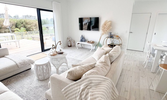 Karkari Peninsula House | Coastal Charm Escape, walking distance to beach!