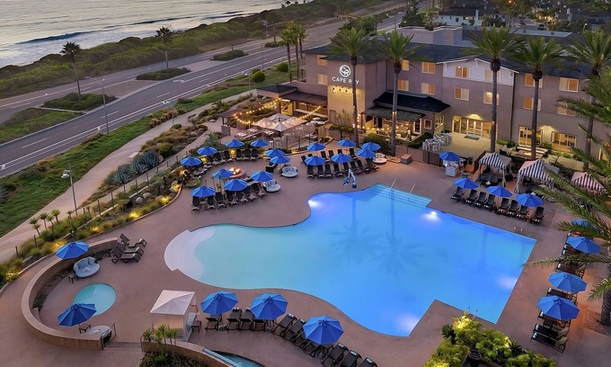 Carlsbad Hotel | Coastal Charm: Pets Allowed, Parking, Outdoor Pool, Close to South State Beach!