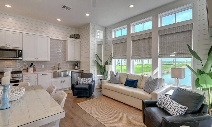 Port Aransas Cottage | Coastal Cottage on Bridge w/Lake Views & Amenities@Cinnamon Shore South