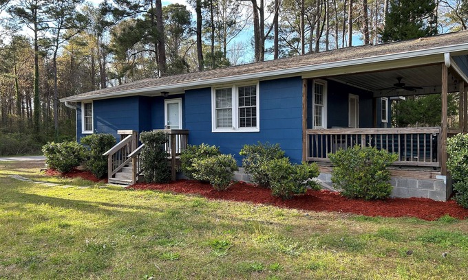 Longs House | Coastal Cottage Private - 7 minutes to Beach