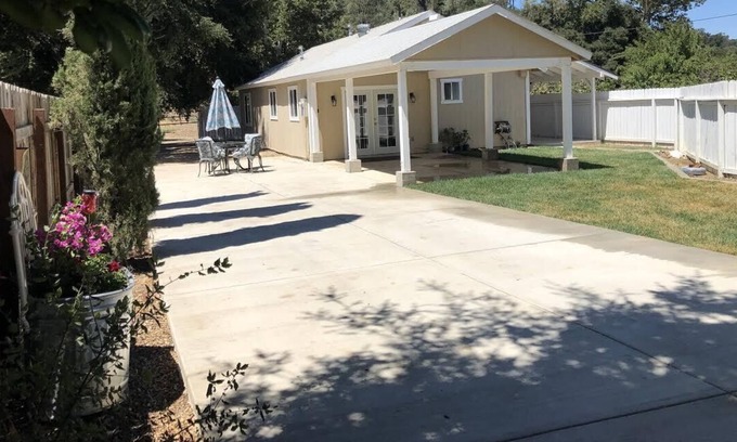 Atascadero Cottage | Coastal Country Living at it's finest. With all the amenities of home for you.