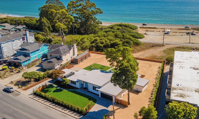 El Granada House | Coastal Estate w/Hot Tub, Ocean Views, Walk to Beach, Restaurants & More.