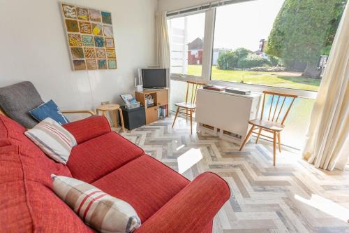 Heacham House | Coastal Glow - Coastal chalet close to beach - Crabpot Cottages Hunstanton