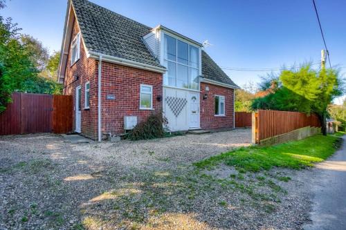 East Runton House | Coastal House Near Surfing Beach - East Runton Crabpot Cottages