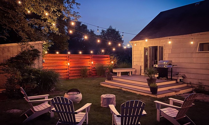 Stonington House | Coastal Vibes 3BR in Mystic w/Private Backyard, Outdoor Shower & Firepit