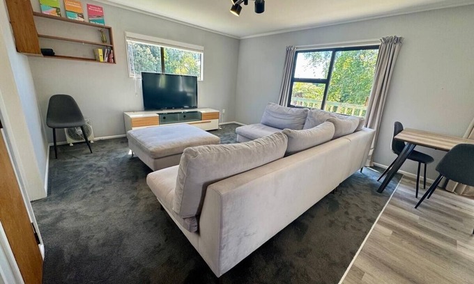 Waikanae House | Coastal Waikanae Beach Haven