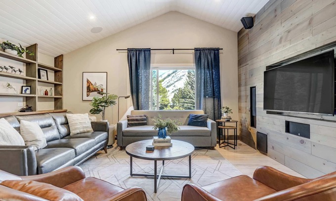 Cascade-Chipita Park House | Cobalt Peak! Scenic Retreat w/Sauna & Firepit