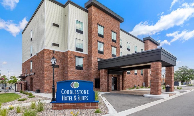 De Pere Hotel | Cobblestone Hotel & Suites - De Pere Green Bay