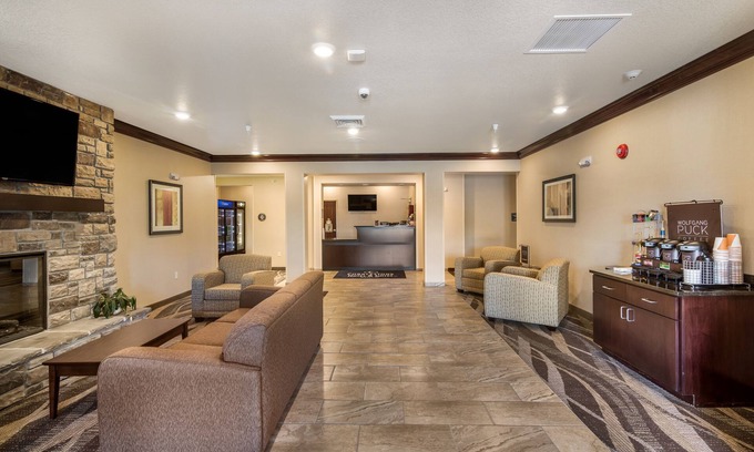 Victor Hotel | Cobblestone Hotel & Suites - Victor