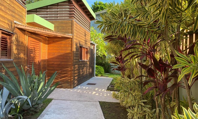 Cafeiere Villa | Coco Cannelle Cottage "WEST" 2 people (Above Grande Anse beach)