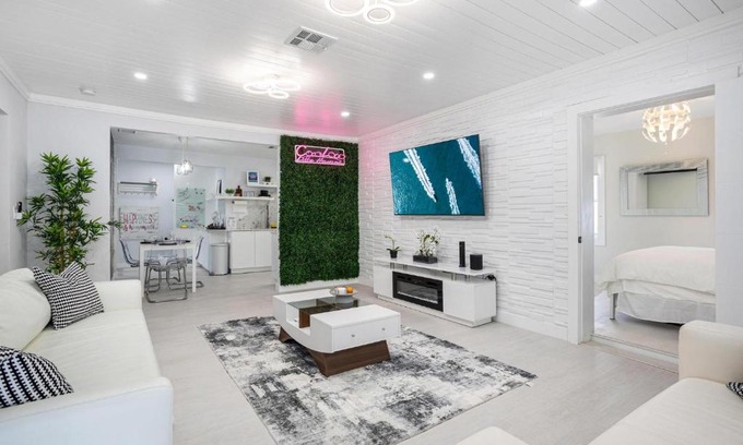 Little Havana House | Coco Loco - Little Havana