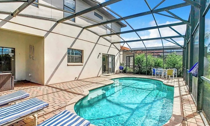 Four Corners House | Coco Villa - Stay for 10 with Resort-style Amenities