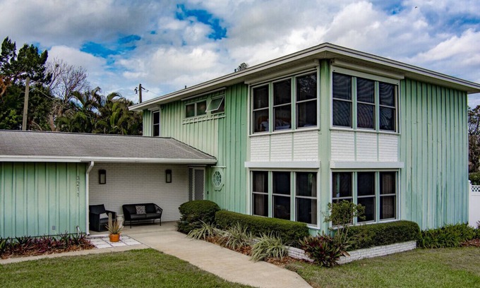 Cocoa House | Cocoa Riverside Oasis - King Suite with Private Pool