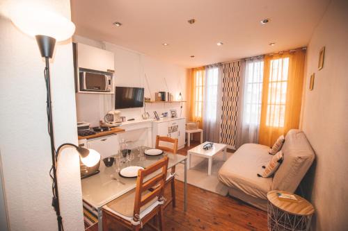 Le Puy-en-Velay Apartment | Cocooning studio Rue Raphaël