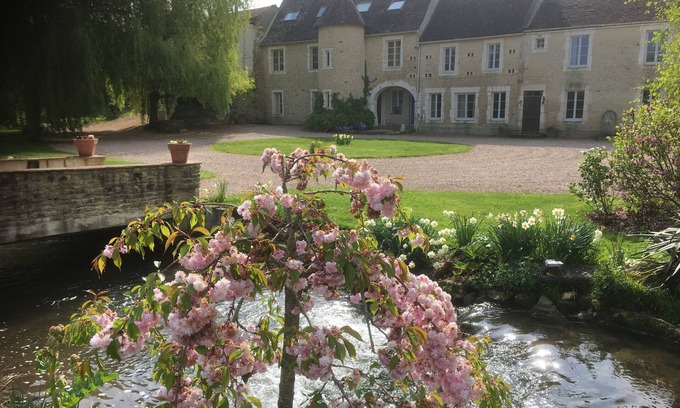 Ernes House | Coeur de Combray, sleeps 44 with pool & function space set in beautiful gardens