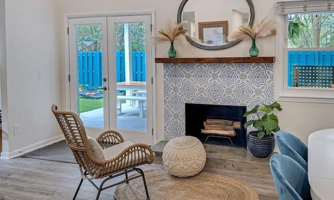 Mount Pleasant House | Cold Plunge, Outdoor Shower + Bike to Shem Creek! π₯Άπ²