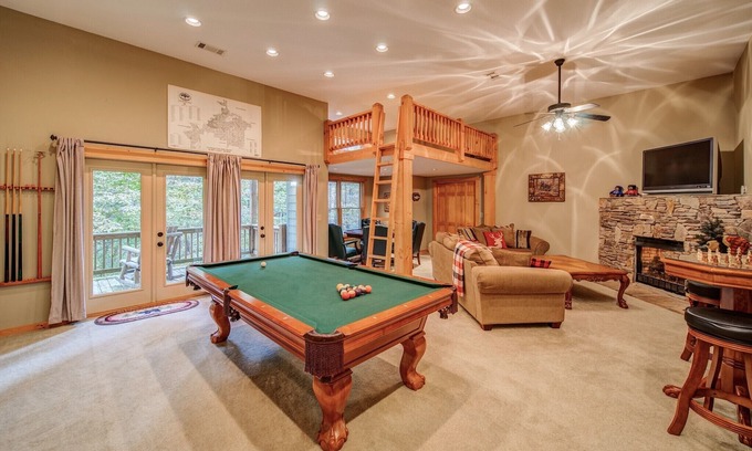 Ellijay House | Cold Stream Cabin - 4 Bedroom 3.5 Bath Retreat in Coosawattee River Resort!